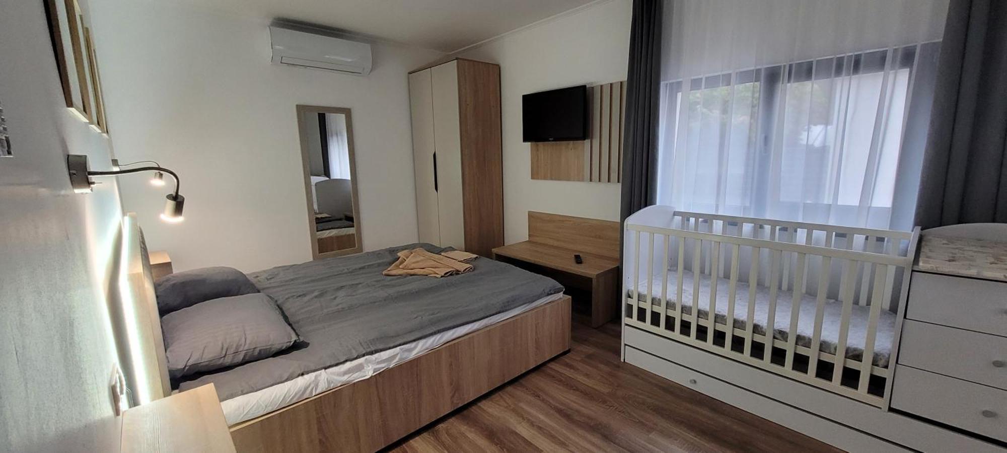 Csaladi Kikoeto Apartman Gyula Exterior photo