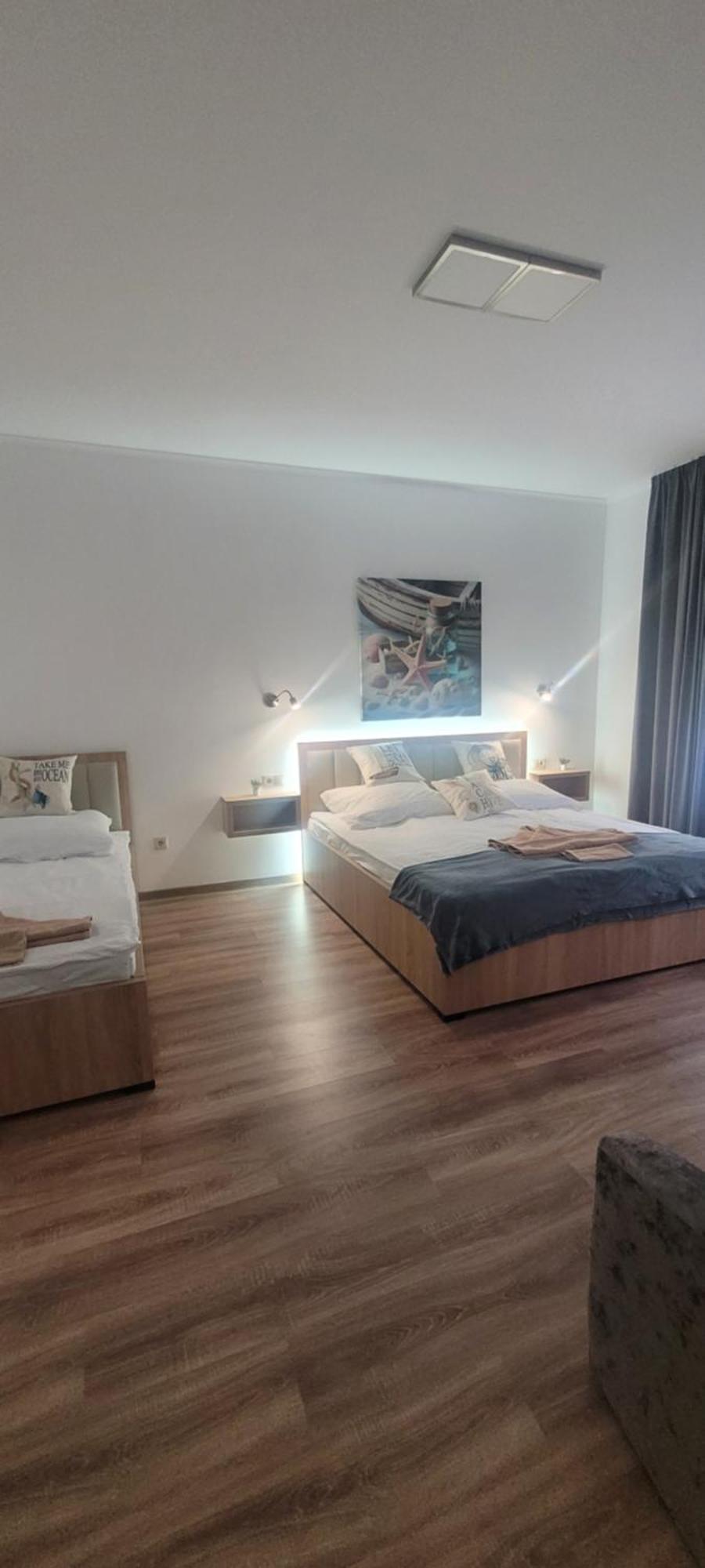 Csaladi Kikoeto Apartman Gyula Exterior photo