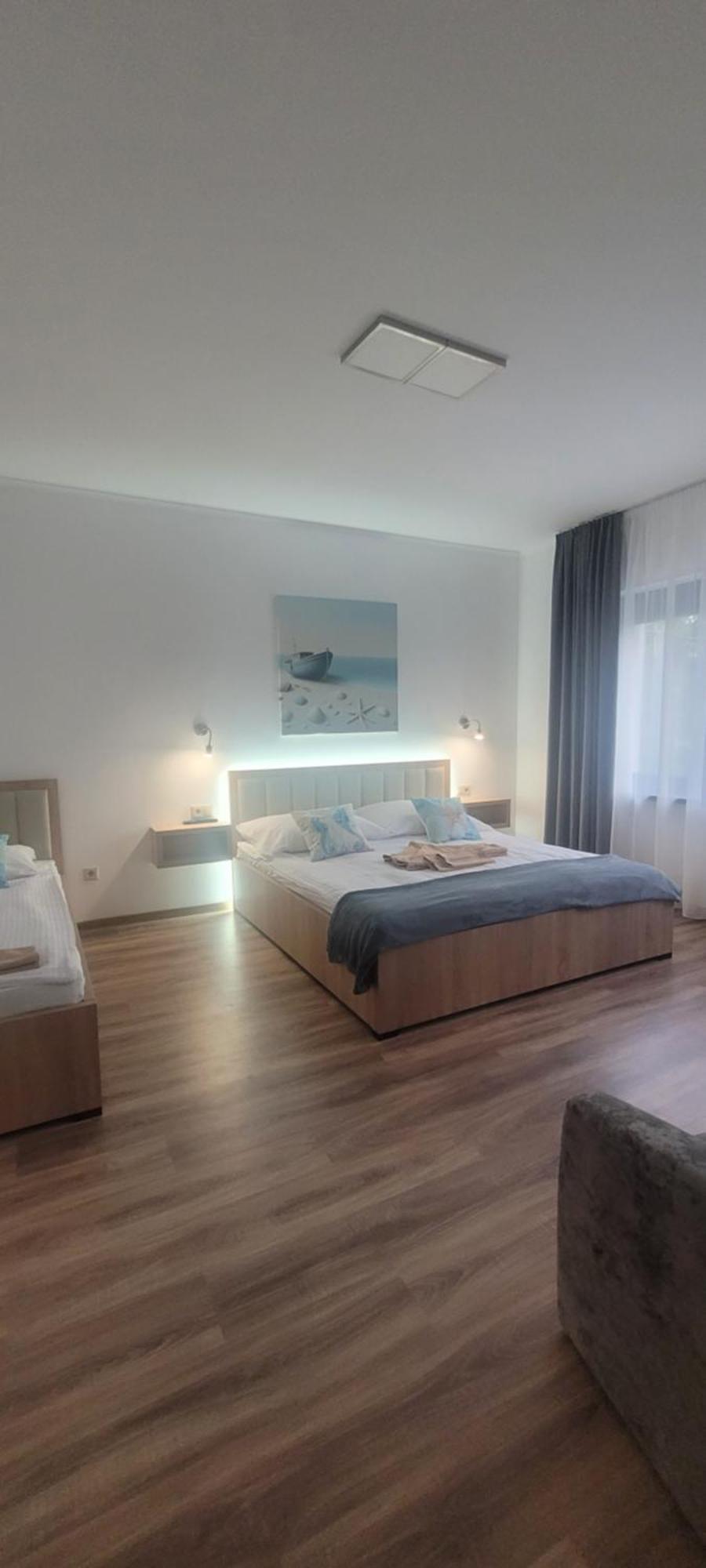 Csaladi Kikoeto Apartman Gyula Exterior photo