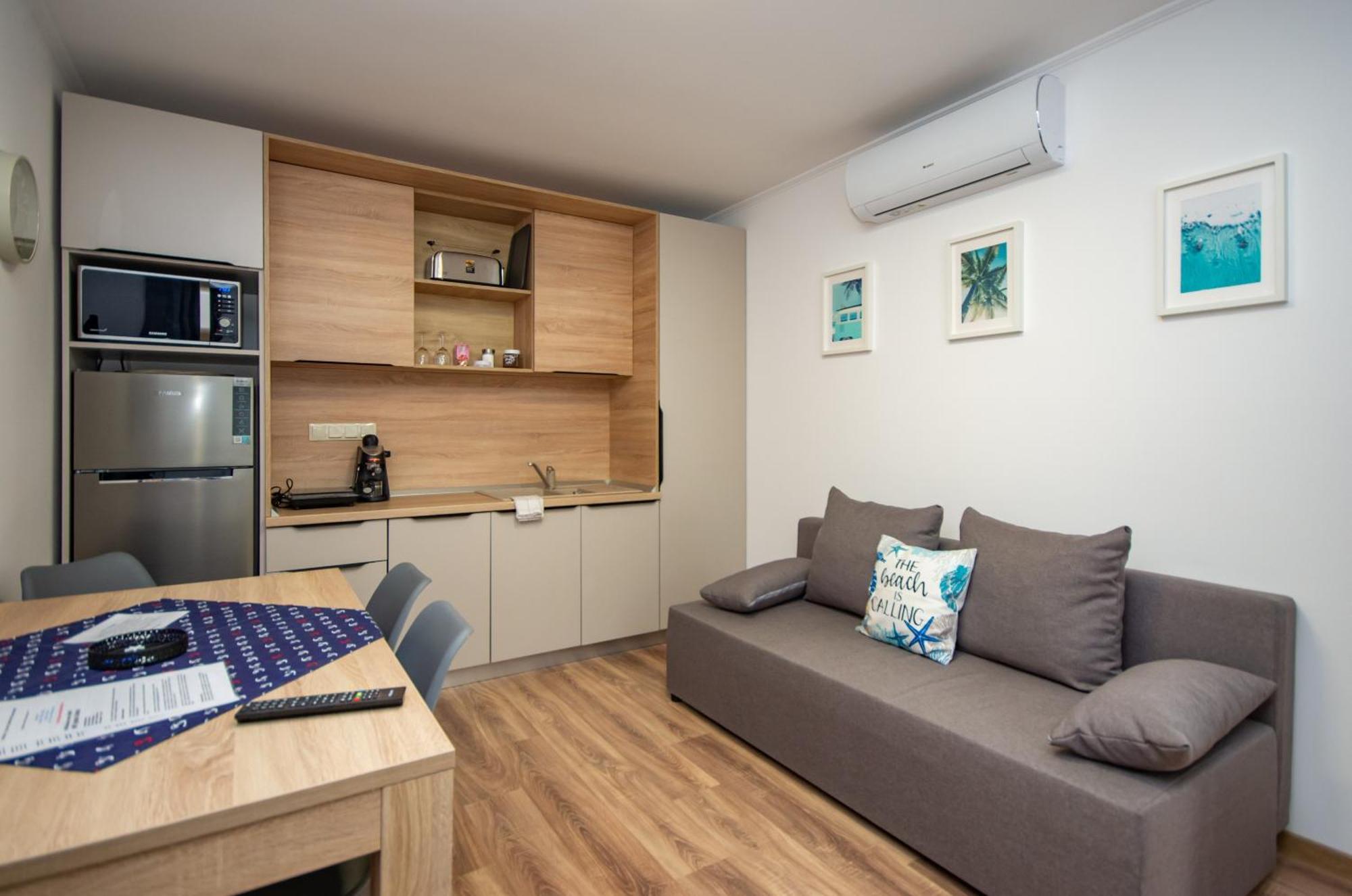 Csaladi Kikoeto Apartman Gyula Exterior photo