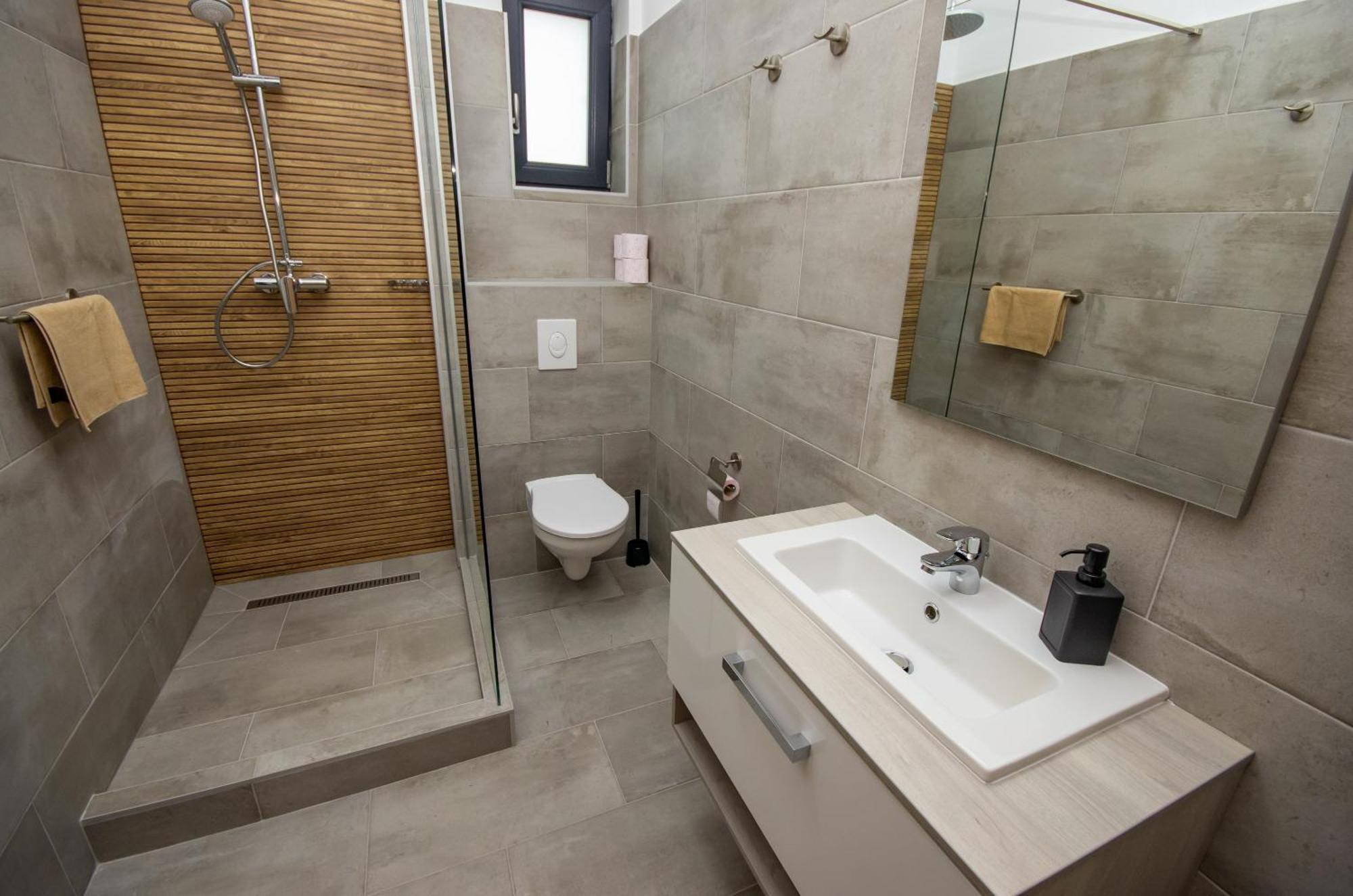 Csaladi Kikoeto Apartman Gyula Exterior photo